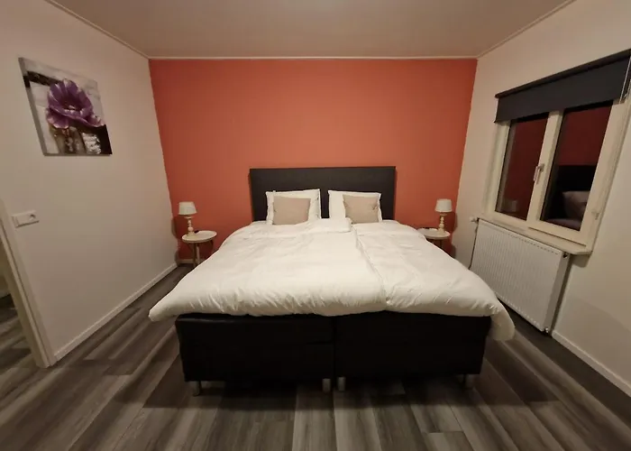 Gewoon Bed & Breakfast 4*